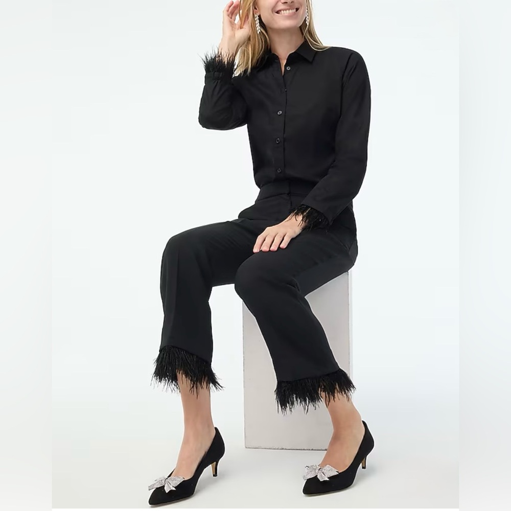 Feather-trimmed button-up shirt in signature fit WITH matching cropped pants